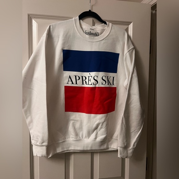 Apres Ski Sseatshirt - Medium NWT - Picture 2 of 5